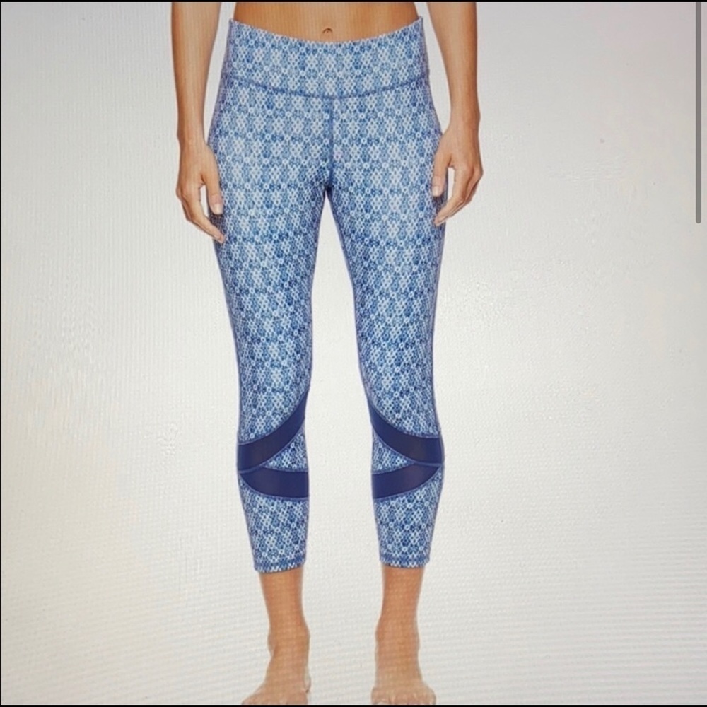 Gaiam OM Align Capri Essie Print Stonewash